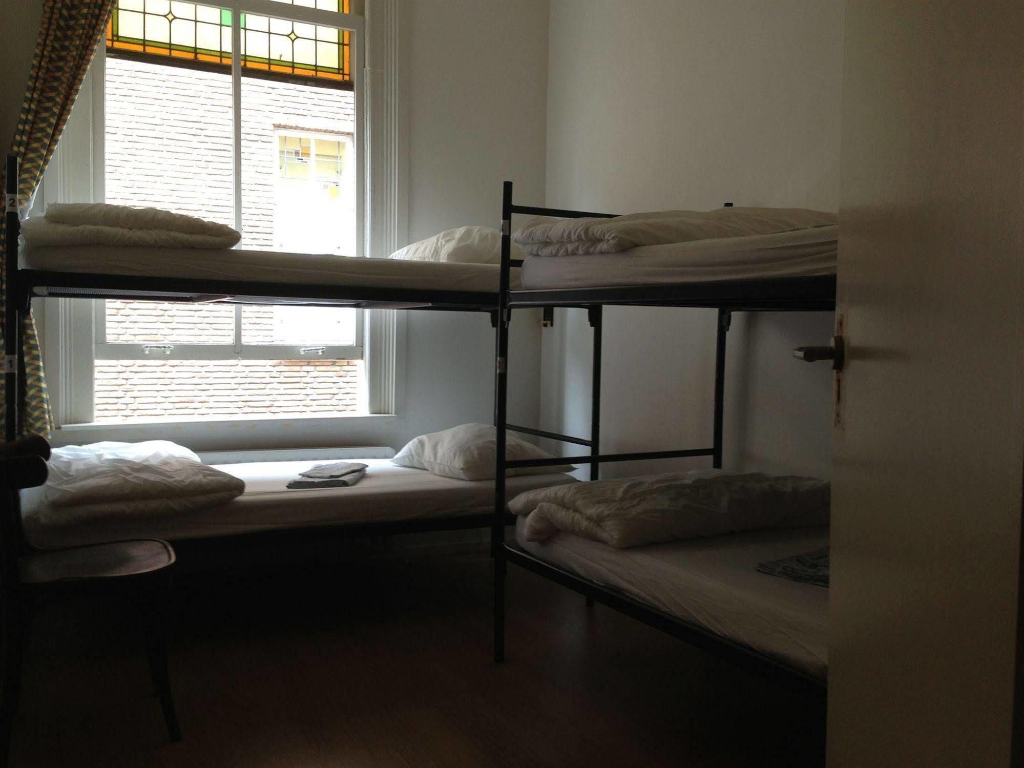 Stone Hotel & Hostel Утрехт Экстерьер фото
